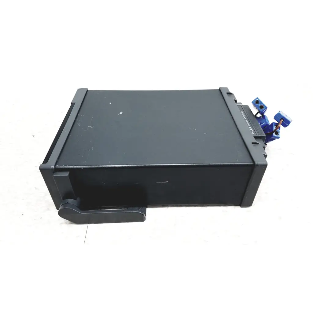 Black rectangular fluke hydra series ii data acquisition unit with blue connectors and 2645a universal input module handle