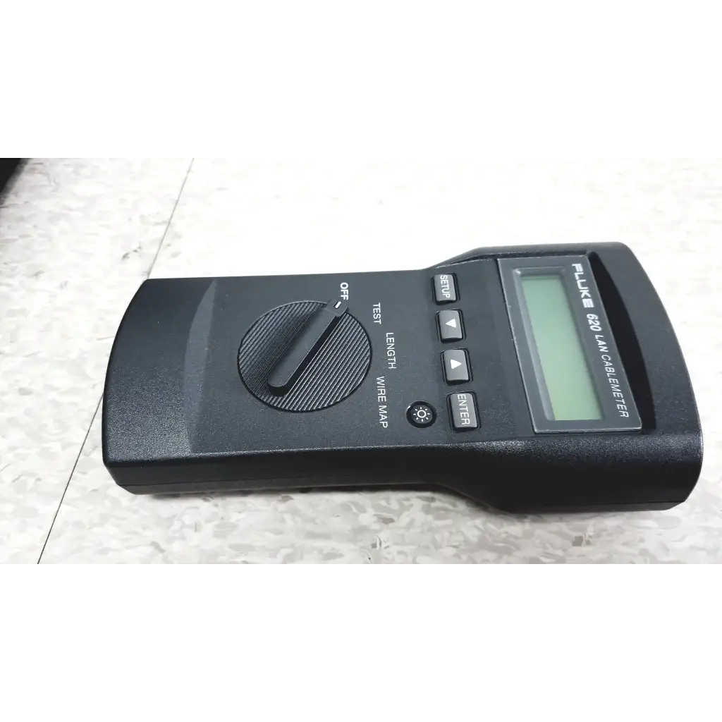 Black fluke networks lan cablemeter 620 lan cable tester with digital display and control buttons for cable testing