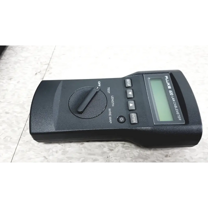 Black fluke networks lan cablemeter 620 lan cable tester with digital display and control buttons for cable testing