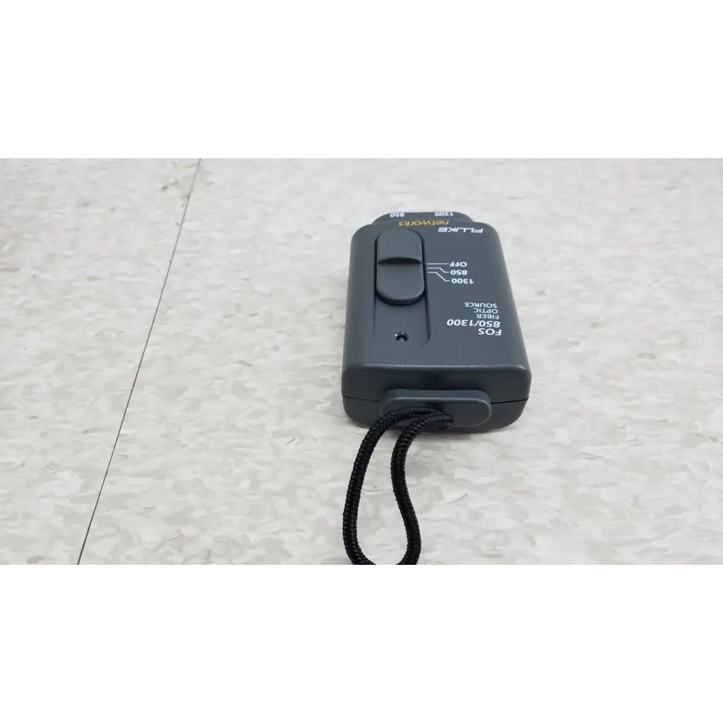 Black fluke networks fiber optic source fos 850 1300 device with black braided cord for fiber optic testing