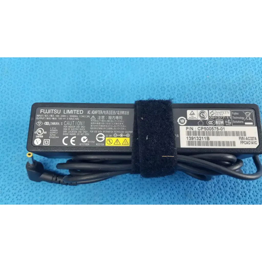 Reuse Medical Fujitsu AC Adapter Power Supply 19V 3.16A - CP500575-01 FMV-AC327A Multipurpose AC to DC Adapters, second-hand product photo 1