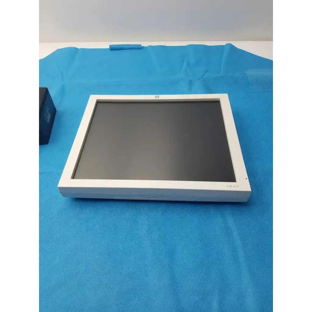GE Medical Systems USE1903A LCD Flat Panel Monitor with Power Supply Medical LCD Monitor, second-hand product photo 2