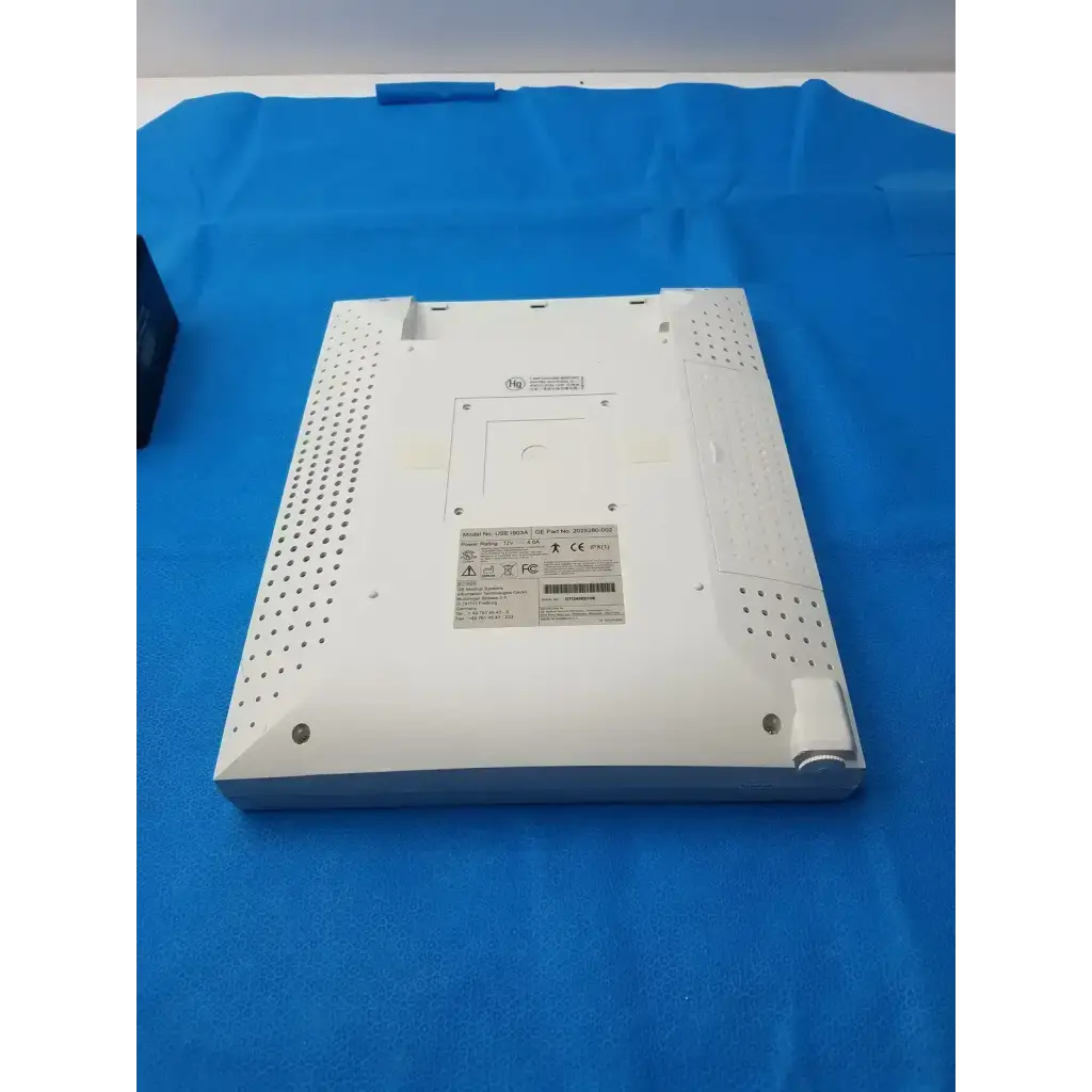 GE Medical Systems USE1903A LCD Flat Panel Monitor with Power Supply Medical LCD Monitor, second-hand product photo 3