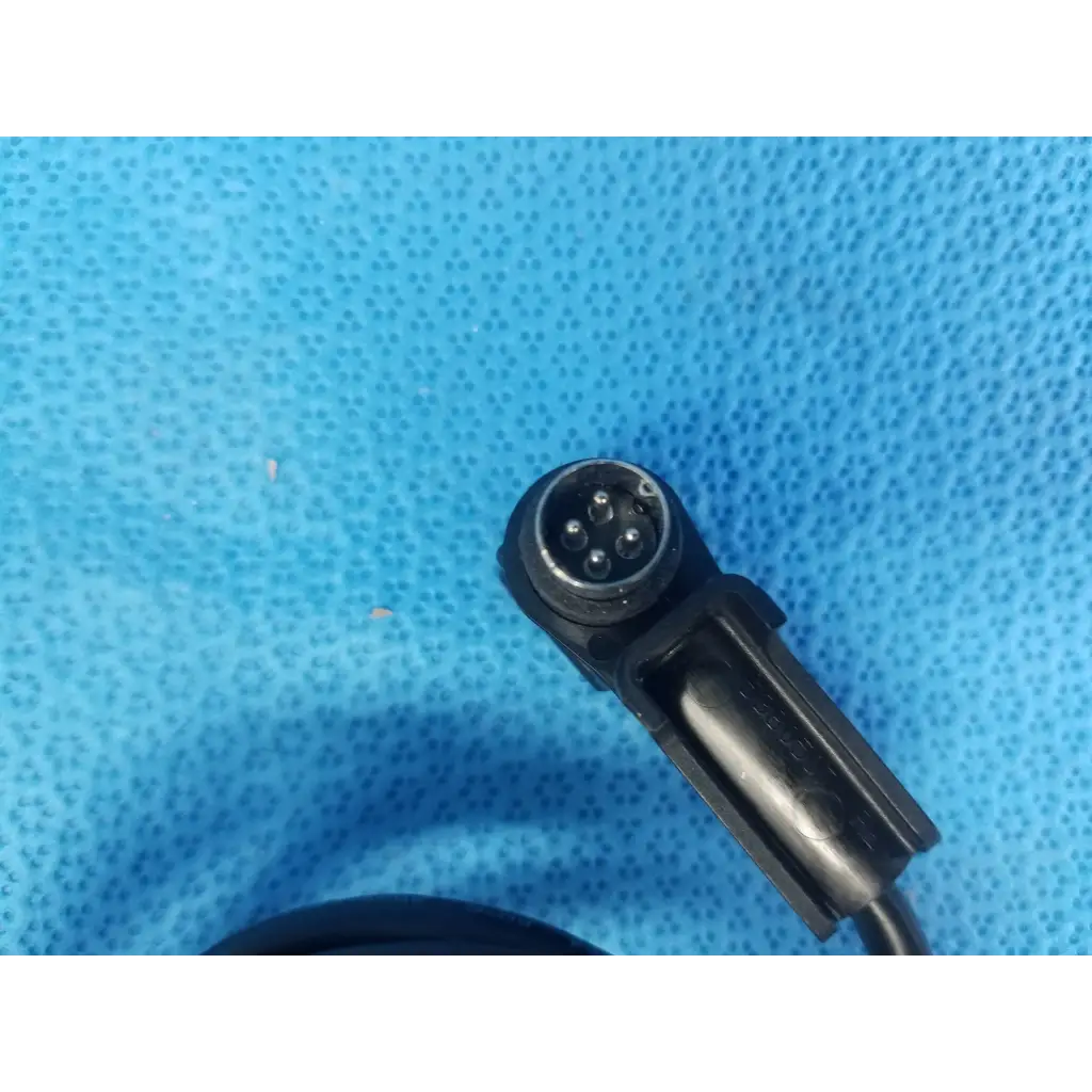Black plastic connector with five metallic pins for ge twadp100 ac adapter power supply for vivid ultrasound devices