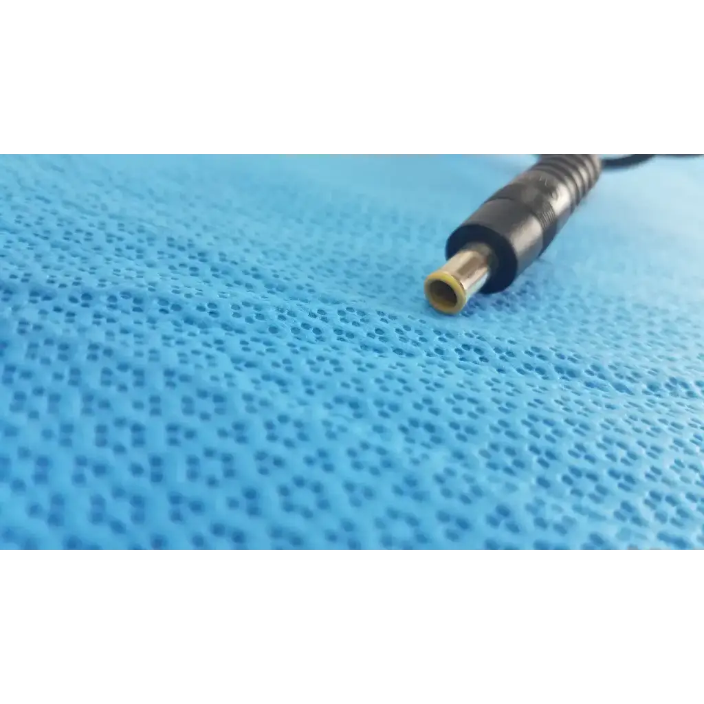 Black and gold dc power adapter connector with ribbed barrel design for globtek gtm41060-1505 medical power supply