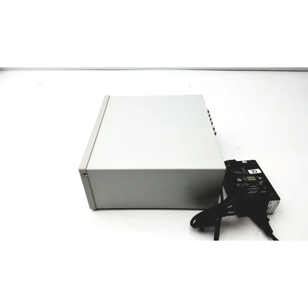 Silver grass 15lt physiodata amplifier system with multiple side ports and black power adapter for professional use