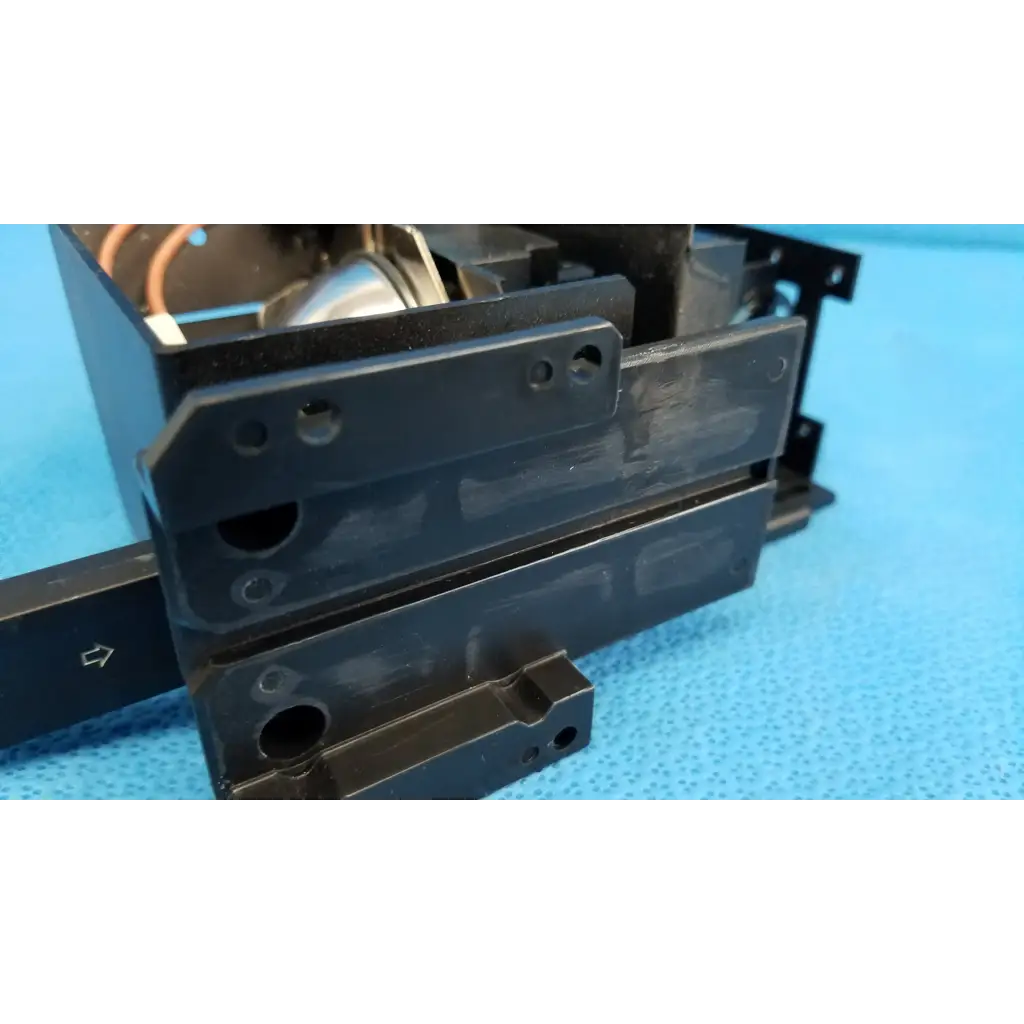 Black plastic halogen illumination lamp assembly with metallic internal mechanism for topcon fundus camera