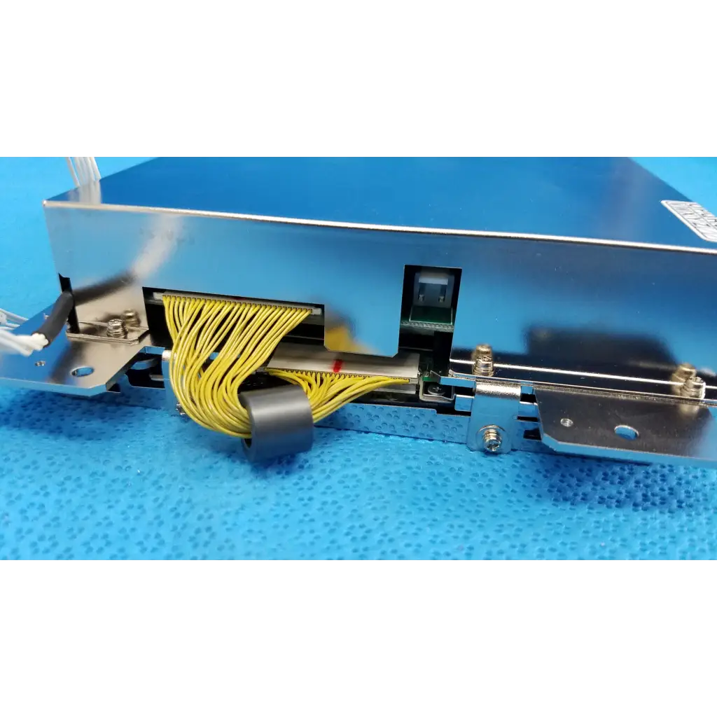 Silver metallic internal lcd display screen monitor with yellow bundled cables for topcon trc-nw8 retinal camera