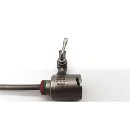 Karl storz 30117 h2 cannula with metallic body and red green bands near handle for cannula da54-61 use