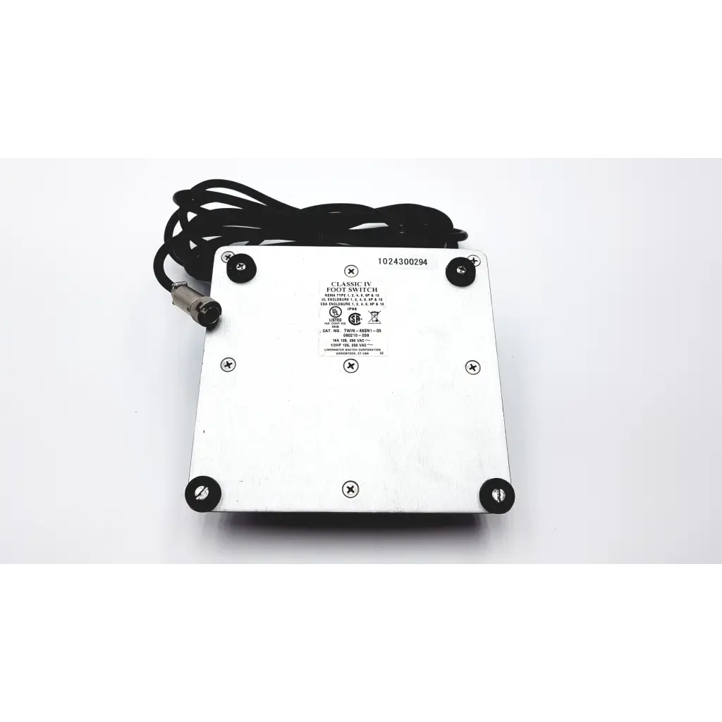 Load image into Gallery viewer, LineMaster Switch Corporation 1024300294 Claasic IV Foot