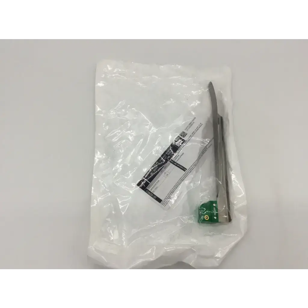 Load image into Gallery viewer, Medline MDS0425553 Laryngoscope Blade F/O Mil #3 - Surgical