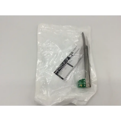 Stainless steel medline mds0425553 laryngoscope blade with green plastic handle packaged in clear medical plastic