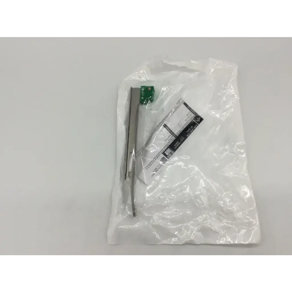 Load image into Gallery viewer, Medline MDS0425553 Laryngoscope Blade F/O Mil #3 - Surgical