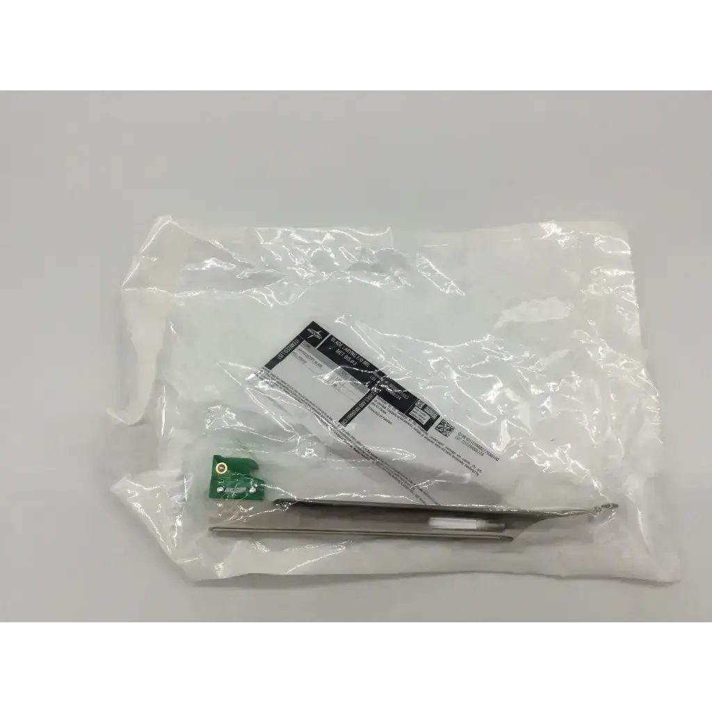 Load image into Gallery viewer, Medline MDS0425553 Laryngoscope Blade F/O Mil #3 - Surgical