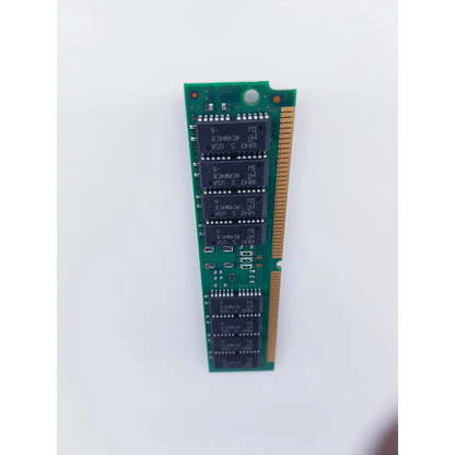 Green printed circuit board mt16d832g-6 32mb simm destop ram memory module with black chips and gold contacts