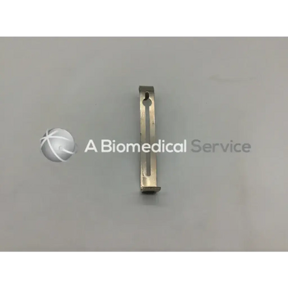 Silver metallic multipurpose center blade retractor with rectangular body and rounded edges by pilling 351670