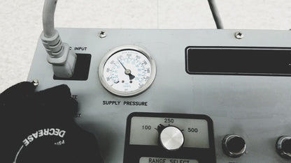 Eaton UPC5000 Consolidated Controls Pressure Calibration Standard With Case