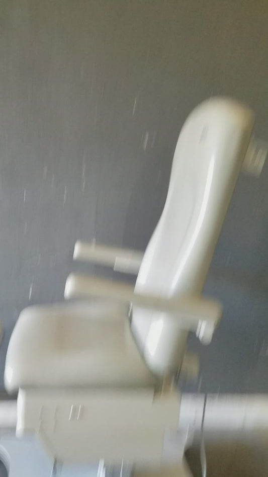 UMF Medical 5016 Power Podiatry & Wound Care Procedure Chair - Biomed Certified