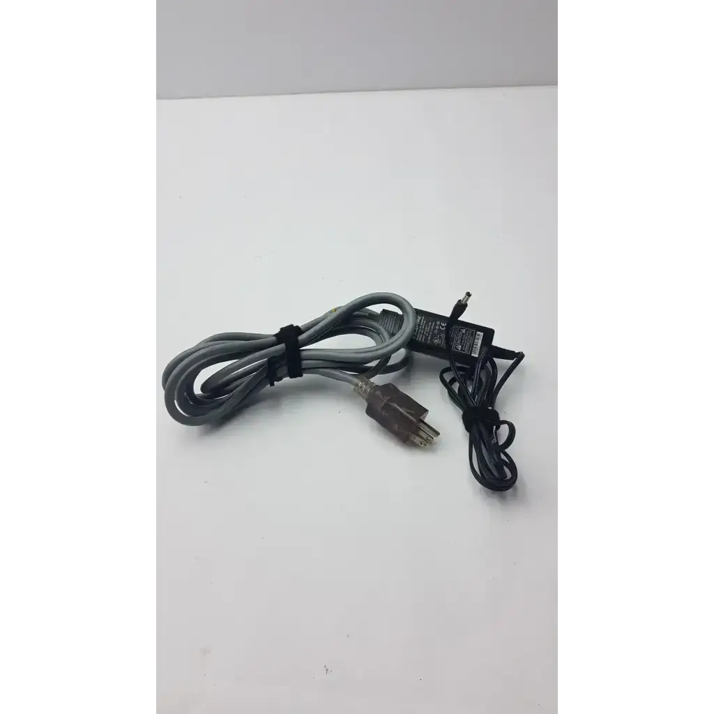 Black and gray sceptre SPU15A-1 15w desktop switching power supply with coiled cables and USB-C connector