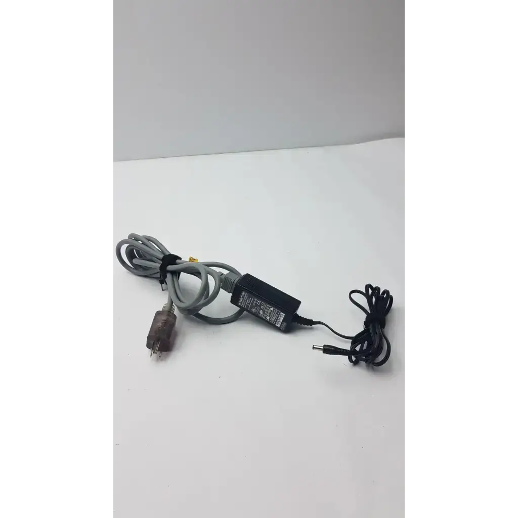 Black plastic sceptre spu15a-1 15w desktop switching power supply with gray and black coiled cords