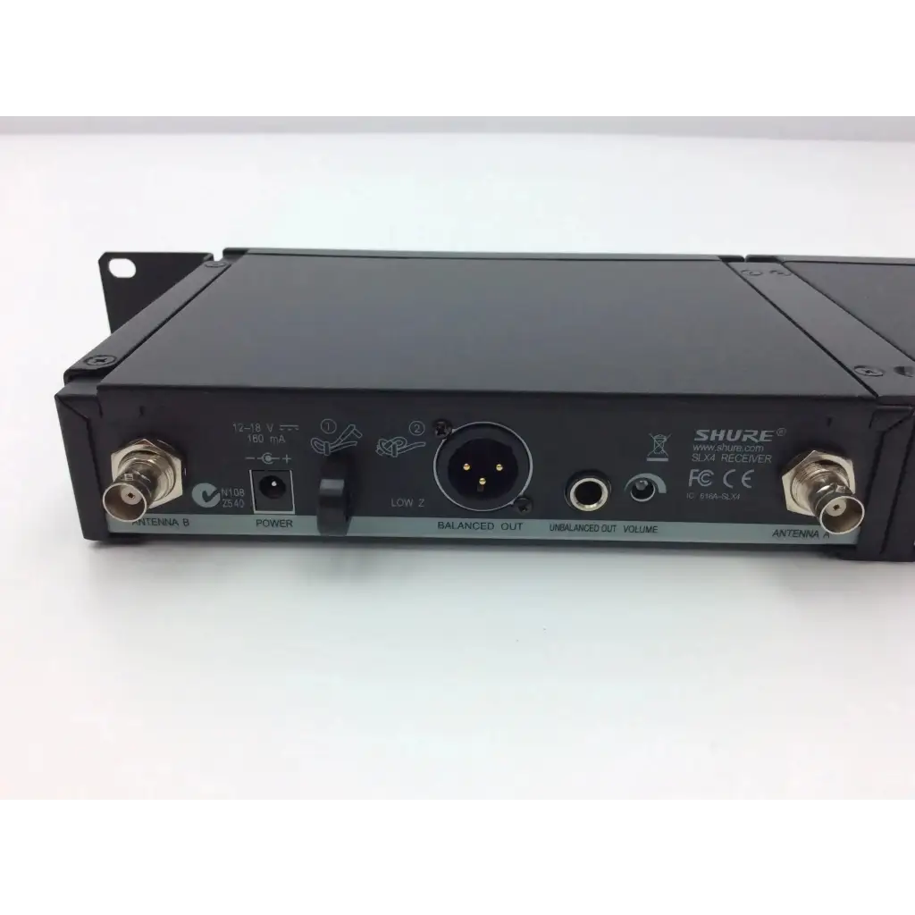 Load image into Gallery viewer, Shure SLX4 J3 572-596 MHz Receiver - Medical parts