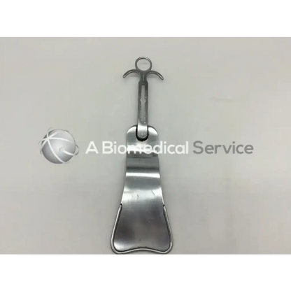 Silver stainless steel balfour retractor blade with curved handle and flat wide blade for surgical use