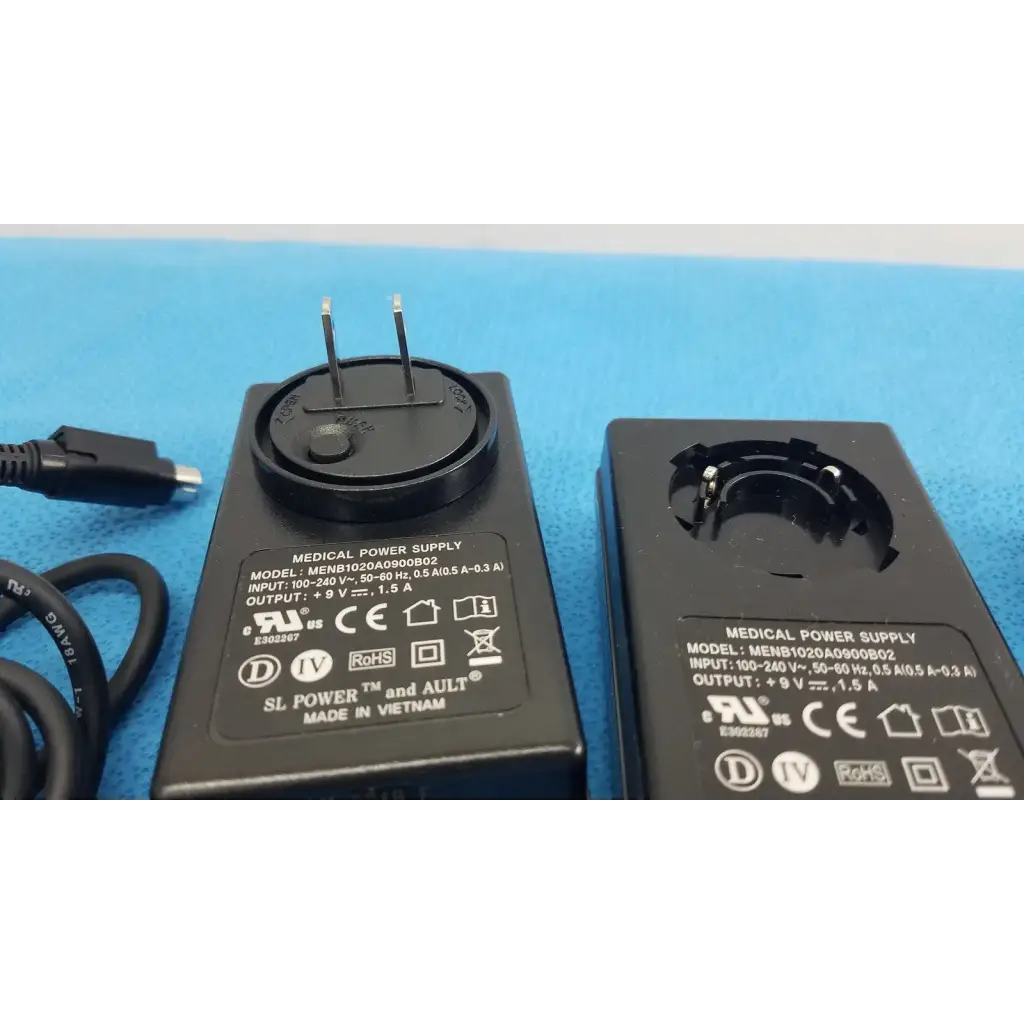 Black plastic medical power supply menb1020a0900b02 adapter with three-prong plug and coiled cable lot of 2