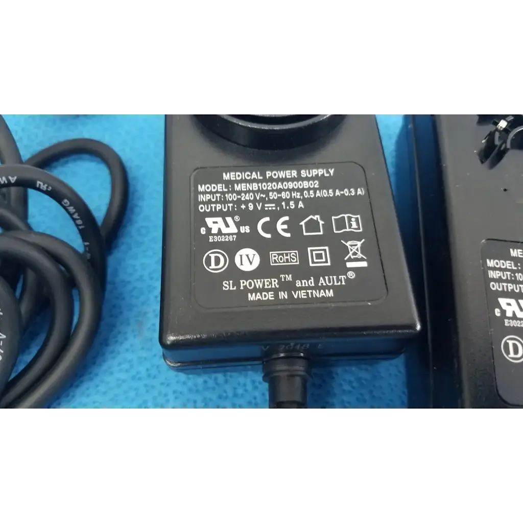 Black plastic medical power supply menb1020a0900b02 model menb102ga09008b02 output 9v 1.5a lot of 2