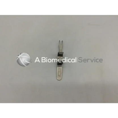 Snowden-pencer 88-1021 tip retractor stainless steel with curved forked tip and flat handle for precise surgical use