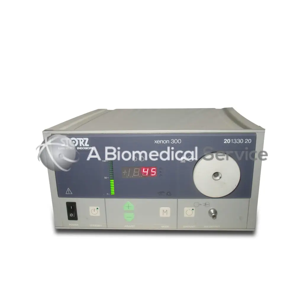 Storz xenon 300 300 watt xenon light source with digital display and control panel for surgical use