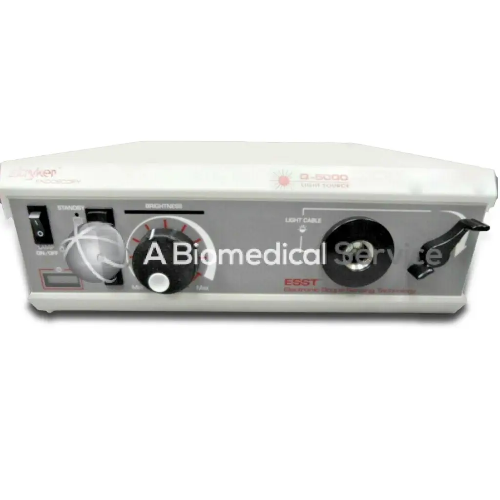 White rectangular stryker q5000 xenon light source unit with black dials labeled b-300d watt xenon light source