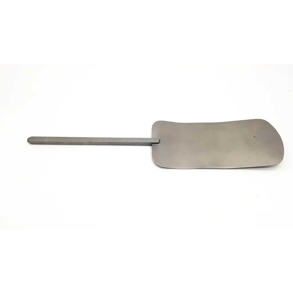 Stainless steel symmetry 50-4567 retractor blade malleable with smooth curved blade and straight handle for precision use