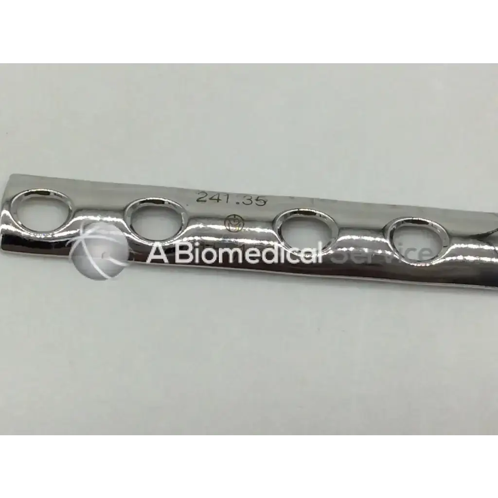 Load image into Gallery viewer, Synthes 241.35 One-Third Tubular Plate With Collar 5 Holes
