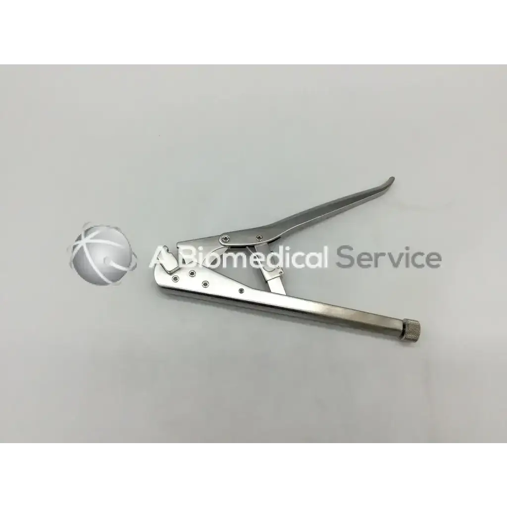 Stainless steel synthes 329.291 bending pliers with long handle and curved jaw for 5mm clavicle plates