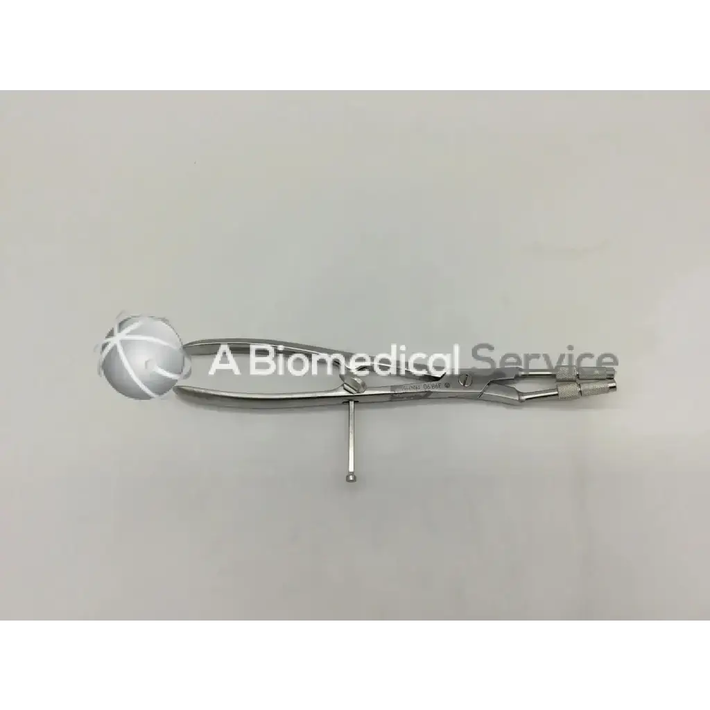 Load image into Gallery viewer, Synthes 398.90 Orthopedic Maxillofacial Forceps - Surgical