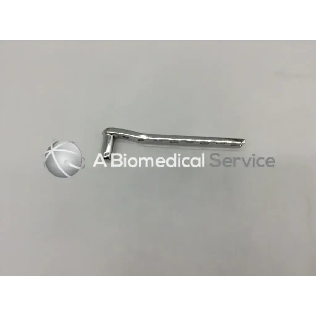 Silver metallic synthes dhs 281.98 plate with curved handle and eight evenly spaced holes ad5-174 shaft