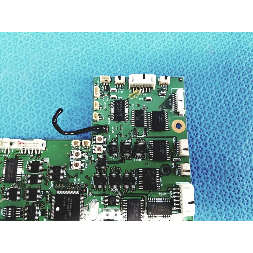 Topcon TRC-NW8 KY green pcb control circuit board with black integrated circuits and white connectors 4050862011 T8A0980