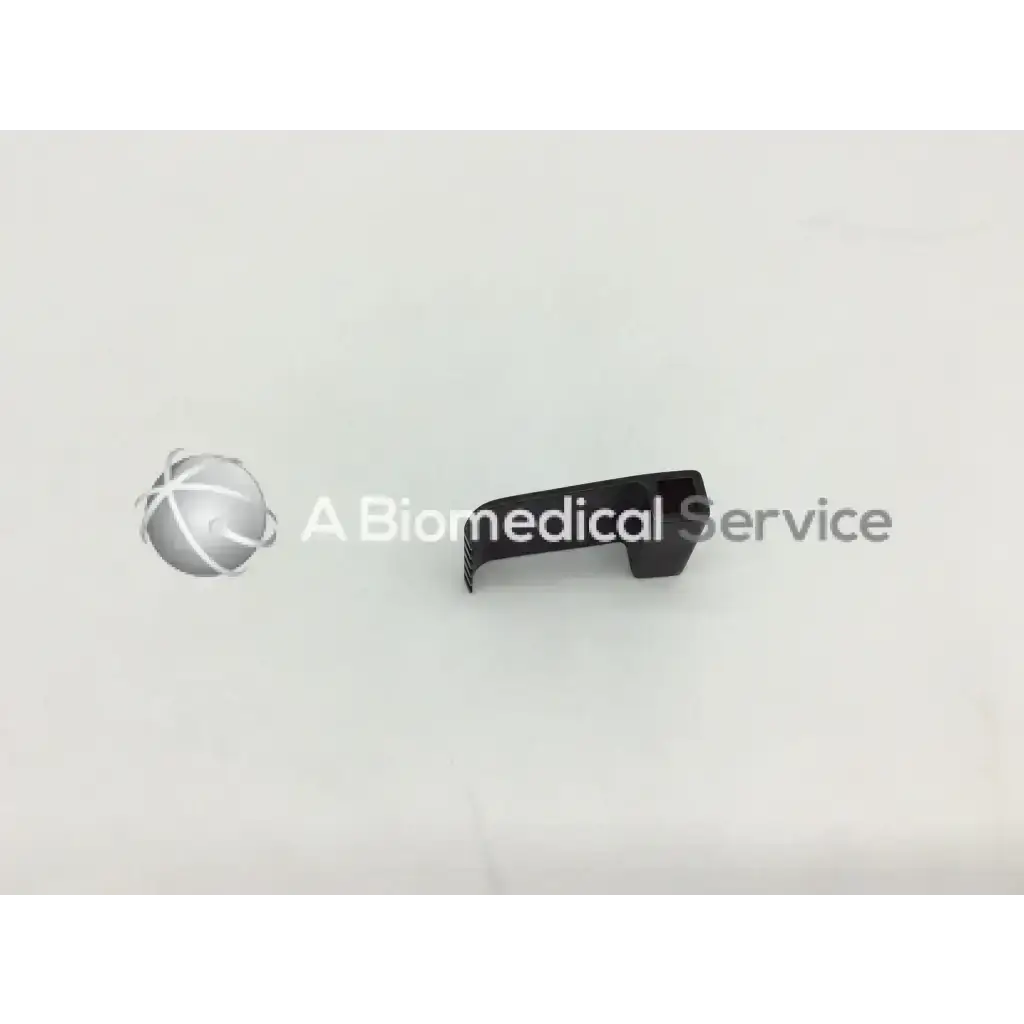 Black plastic retractor blade with textured grip surface for mueller nl9702-011 retractor blade medical use