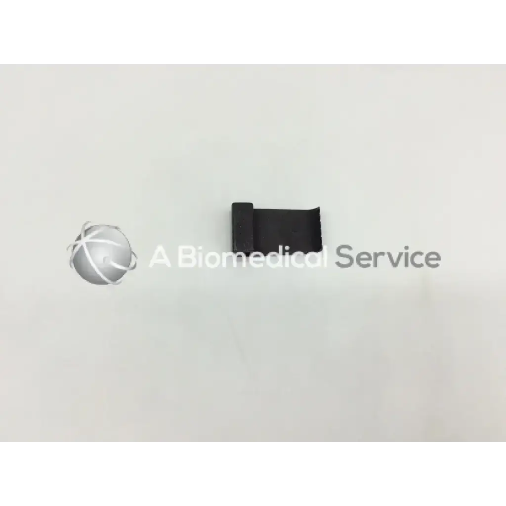 Black plastic clip for v mueller nl9702-011 retractor blade used in medical procedures