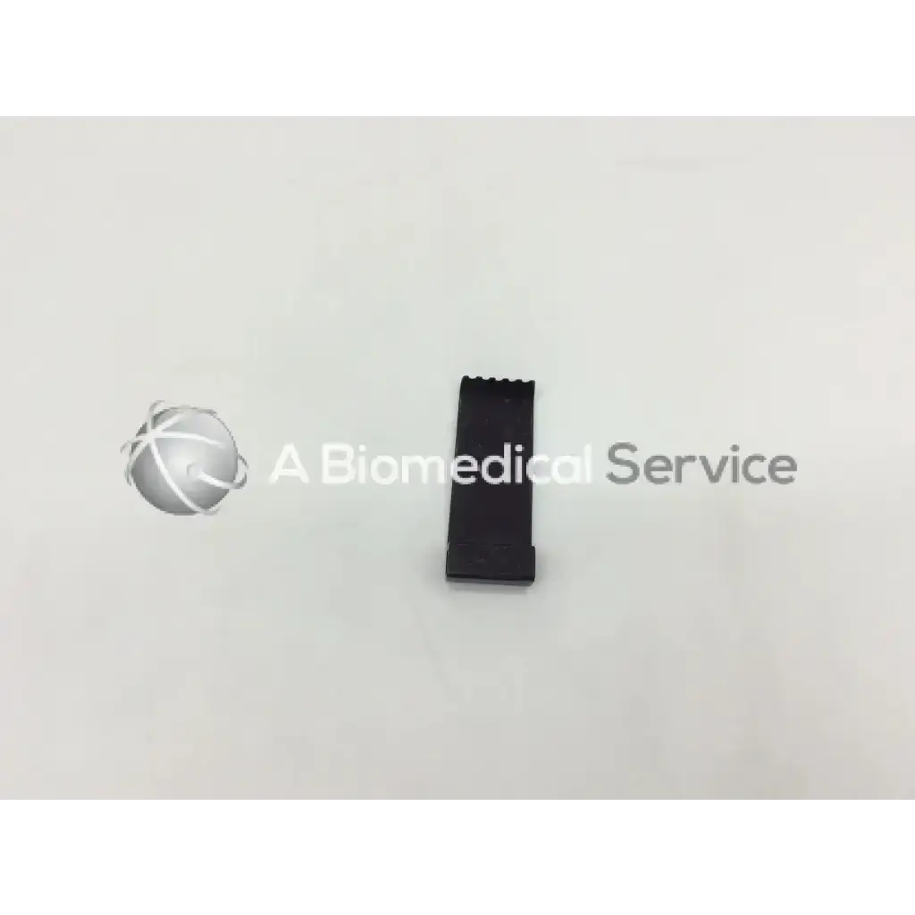 Black rectangular plastic mcculloch retractor blade with serrated top edge for surgical use model nl9702-013