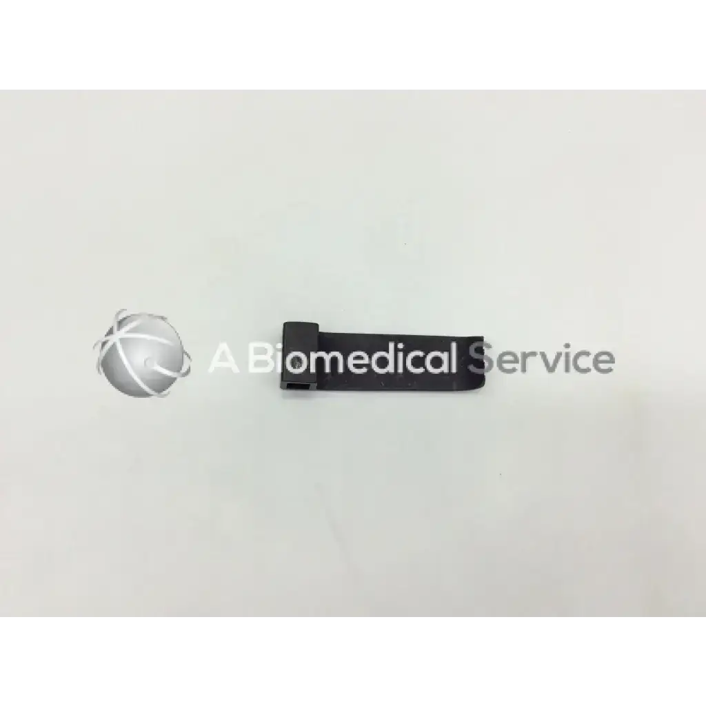 Black plastic retractor blade with rectangular body and rounded ends mueller nl9702-023 retractor blade