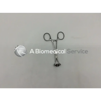 Stainless steel mueller su2936 non-perforating towel forceps with rounded handles and serrated gripping end