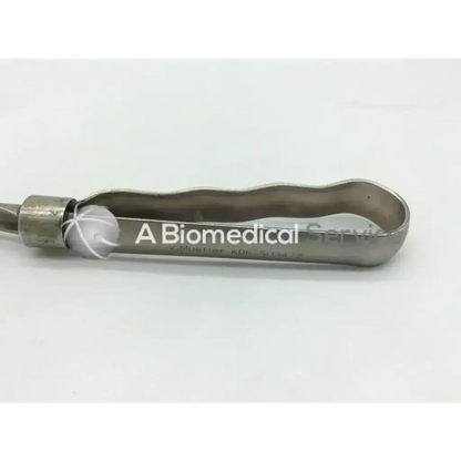 Stainless steel mueller su3472 retractor with wavy handle and engraved text for surgical use