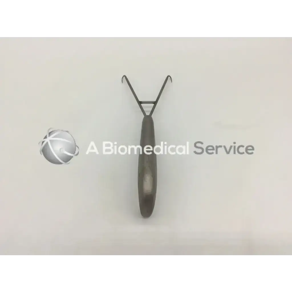 A sleek metallic mueller su3600 berens retractor with polished handle and two curved hooks for dental use