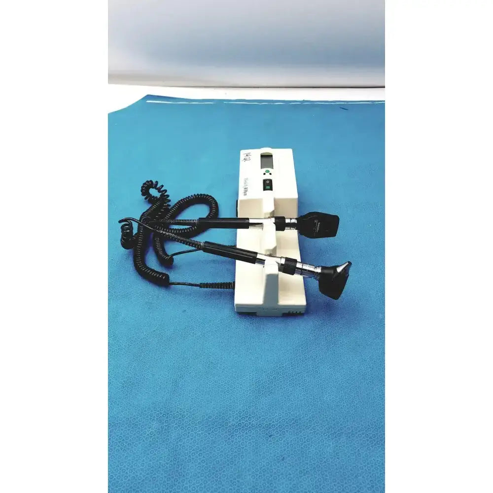 Welch Allyn Wall Mount Transformer with Otoscope & Ophthalmoscope Wall Mount Diagnostic Set, second-hand product photo 10