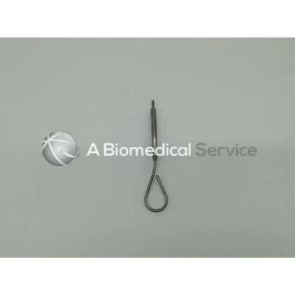 Xomed 13-25040 scissor ad5-652 box-12 1-10-23-2nj sleek metallic surgical hook with slender shaft and looped end