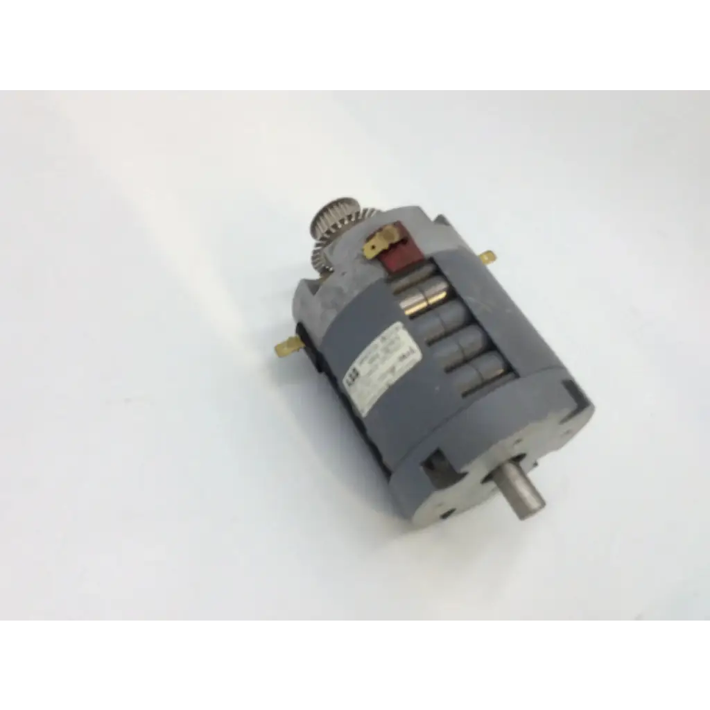 Load image into Gallery viewer, Yaskawa Electric Corp Minertia TYP UGTMEM-06LBB21 Motor