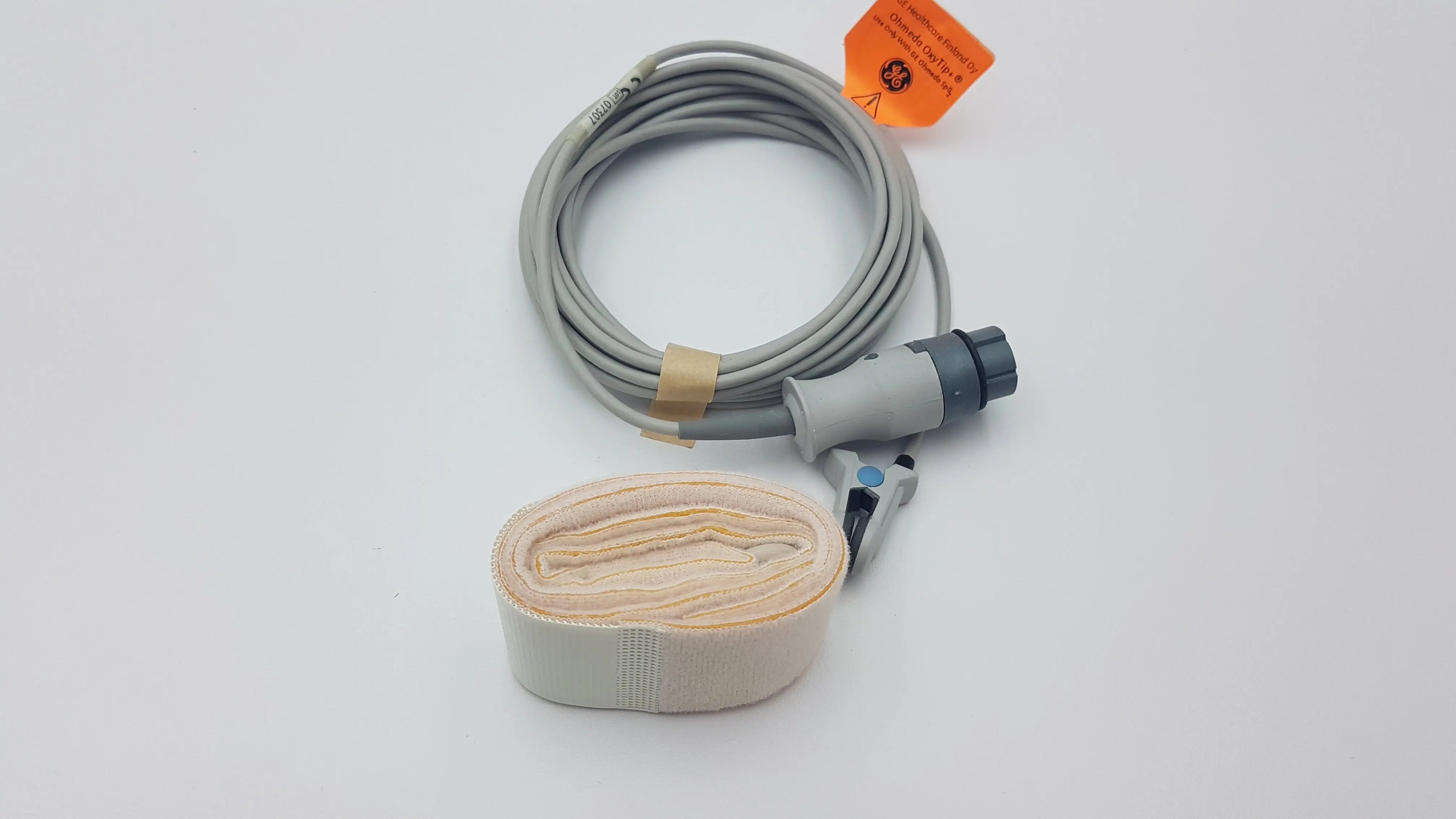 Load image into Gallery viewer, A Biomedical Service Datex- Ohmeda OxyTip Plus Ear Sensor OXY-E4-N 80.00