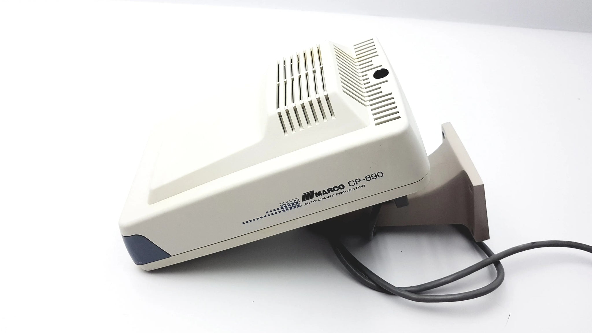 Marco CP-690 Auto Chart Projector – A Biomedical Service