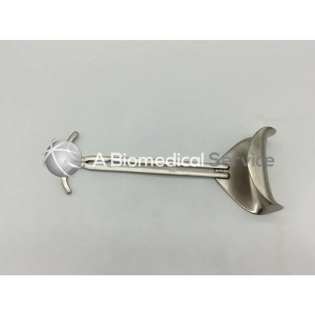 Silver stainless steel balfour abdominal retractor with spherical handle and curved blade for abdominal use
